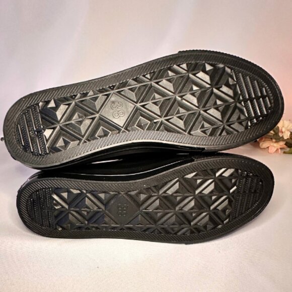 Black, Waterproof Sneakers NWOT - Picture 9 of 11